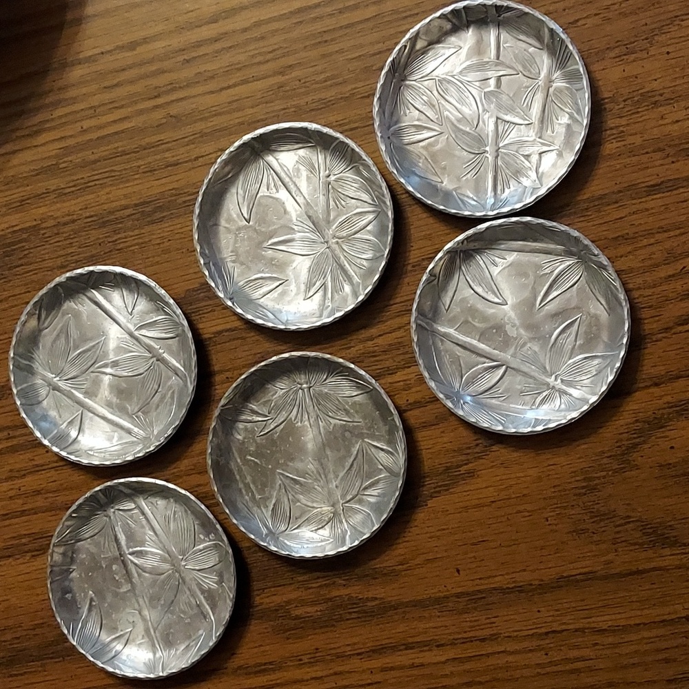 6 Vintage Everlast Coaster Set